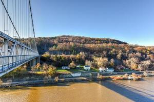 mitten av Hudson bro korsning de hudson flod i poughkeepsie, ny york foto