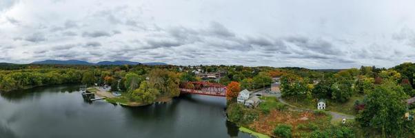 antenn se av de esopus bäck bro i saugerties, ny york. foto