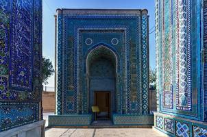 shah-i-zinda eller shohizinda, en begravningsplats i samarkand, uzbekistan. foto