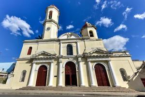 vår lady av de obefläckad uppfattning katedral också kallad cienfuegos katedral är de namn given till en religiös byggnad är belägen motsatt de marti parkera i de stad av cienfuegos. foto