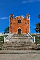 san mateo katolik kyrka av santa elena, yucatan, mexico under de dag. foto