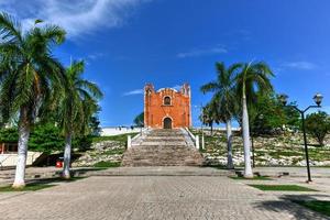 san mateo katolik kyrka av santa elena, yucatan, mexico under de dag. foto