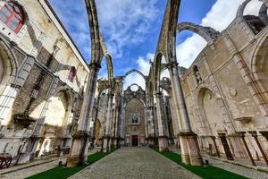 de kloster av vår lady av montera carmel i Lissabon, portugal. de medeltida kloster var förstörd under de sekvens av de 1755 lissabon jordbävning. foto