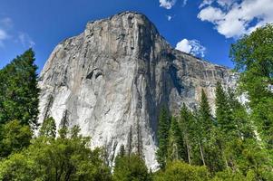 el capitan höga ovan de dal golv i yosemite nationell parkera, Kalifornien, USA foto