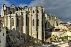 de kloster av vår lady av montera carmel i Lissabon, portugal. de medeltida kloster var förstörd under de sekvens av de 1755 lissabon jordbävning. foto
