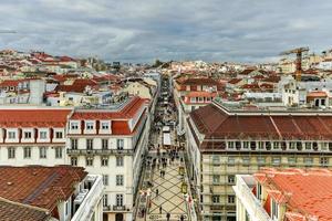 antenn se av augusta gata nära handel fyrkant i Lissabon, portugal. foto