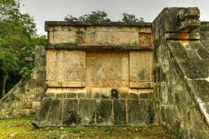 venus plattform i de bra torg i chichen itza, en stor förkolumbianska stad byggd förbi de maya människor i yucatan. ett av de ny 7 undrar av de värld. foto