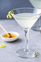 honung och timjan citron- släppa Martini foto