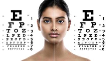 indisk kvinna och öga Diagram för syn testa foto