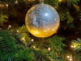 jul träd med en spjälsäng i Tyskland foto