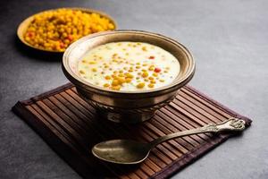 ljuv bundi kheer eller payasam är en gott indisk efterrätt recept foto