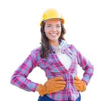 kvinna konstruktion arbetstagare bär handskar, hård hatt och skyddande glasögon isolerat på vit foto