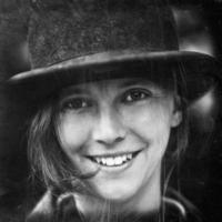 kvinna tycka om charlie Chaplin foto