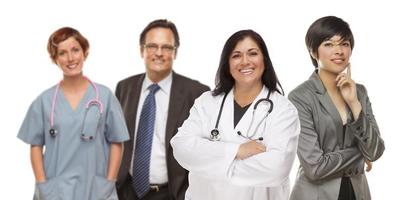 grupp av medicinsk och företag människor på vit foto