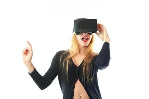 kvinna i virtuell verklighet hjälm foto