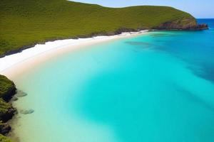 skön tropisk strand med blå hav. vit sand tropisk paradis strand bakgrund sommar semester begrepp. foto