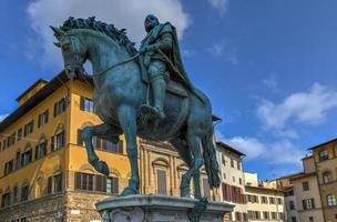 ryttare staty av cosimo jag de' medici på de piazza della Signoria, förbi giambologna. Florens, Italien. foto