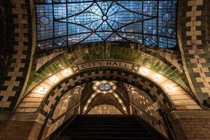 ny york, USA - januari 30, 2016 - stad hall tunnelbana station i manhattan. landmärke station byggd i 1904 till inviga de nyc tunnelbana systemet. foto