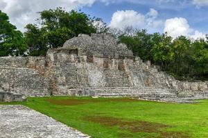 edzna är en maya arkeologisk webbplats i de norr av de mexikansk stat av campeche. norr tempel. foto