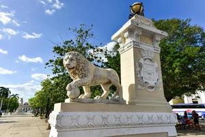 torg de armas och marti parkera i cienfuegos, kuba. foto