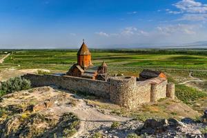 de gammal khor virap kloster i armenien. den är belägen i de ararat enkel i armenien. foto