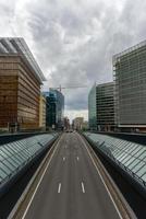 de berlaymont är ett kontor byggnad i Bryssel, Belgien, den där hus de huvudkontor av de europeisk provision, som är de verkställande av de europeisk union, 2022 foto