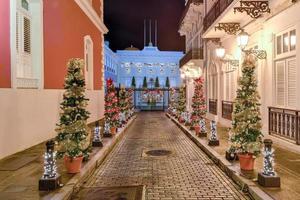 la fortaleza är de officiell bostad av de guvernör av puerto rico. den var byggd 1533-1540 till försvara de hamn av san juan. palacio de santa catalina. foto