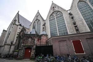 gammal kyrka - amsterdam, nederländerna foto