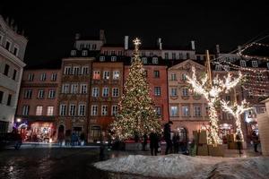 skön jul natt av de Warszawa gammal stad. foto