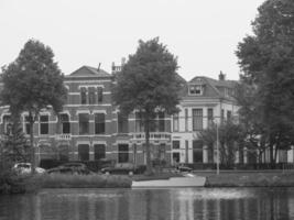 den holländska staden leiden foto