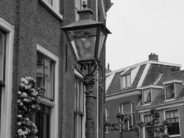 de stad av leiden i de nederländerna foto