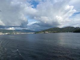 de stad av Bergen och de fjordar av Norge foto