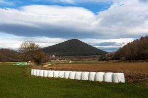 landskap från garrotxa nationell parkera av pyreneerna foto