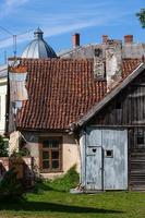 gammal traditionell hus i lettland foto