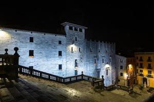 girona gammal stad på natt foto