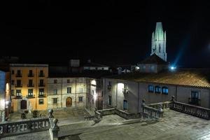 girona gammal stad på natt foto