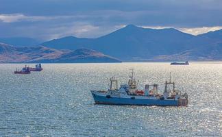 fiske notfartyg i avacha bukt i kamchatka halvö foto