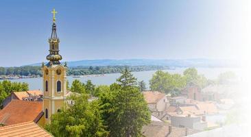 panorama- se av zemun, med kyrka torn i belgrad, serbien foto