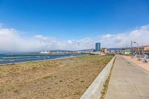 se längs de promenad till de hamn av punta arenor i chile under de dag foto