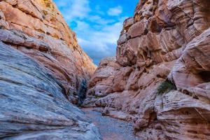 panorama- bild av färgrik sten bildning i de dal av brand stat parkera i nevada x foto