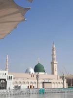 skön dagtid se av masjid al nabawi, medina, saudi arabien. foto