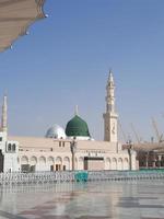 skön dagtid se av masjid al nabawi, medina, saudi arabien. foto