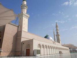 skön dagtid se av masjid al nabawi, medina, saudi arabien. foto