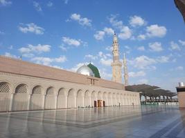 skön dagtid se av profetens moské - masjid al nabawi, medina, saudi arabien. foto