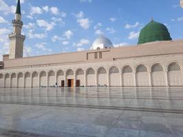 skön dagtid se av profetens moské - masjid al nabawi, medina, saudi arabien. foto