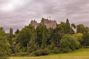 medeltida slott av de gammal lantlig stad av dunster, england. foto