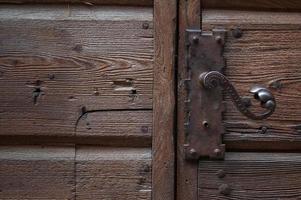 gammal trä- dörr handgjort foto