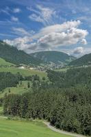 wildschoenau dal och by av Oberau, Tirol, Österrike foto