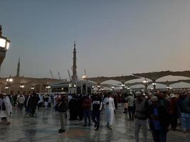 medina, saudi Arabien, dec 2022 - skön se av de yttre gård av masjid al-nabawi, madinah. foto