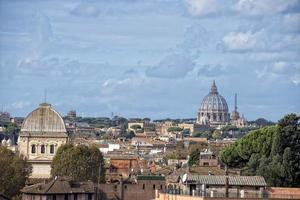 rom se med helgon Peter vatican kupol foto